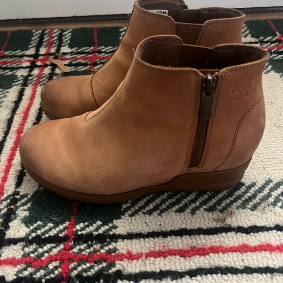 Sorel Womens Boots - Picture 2 of 7